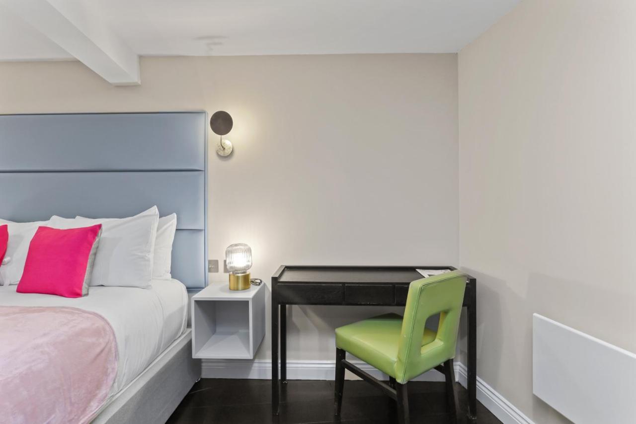 London'S Boutique Studio Екстериор снимка