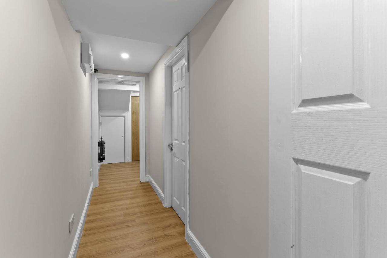 London'S Boutique Studio Екстериор снимка