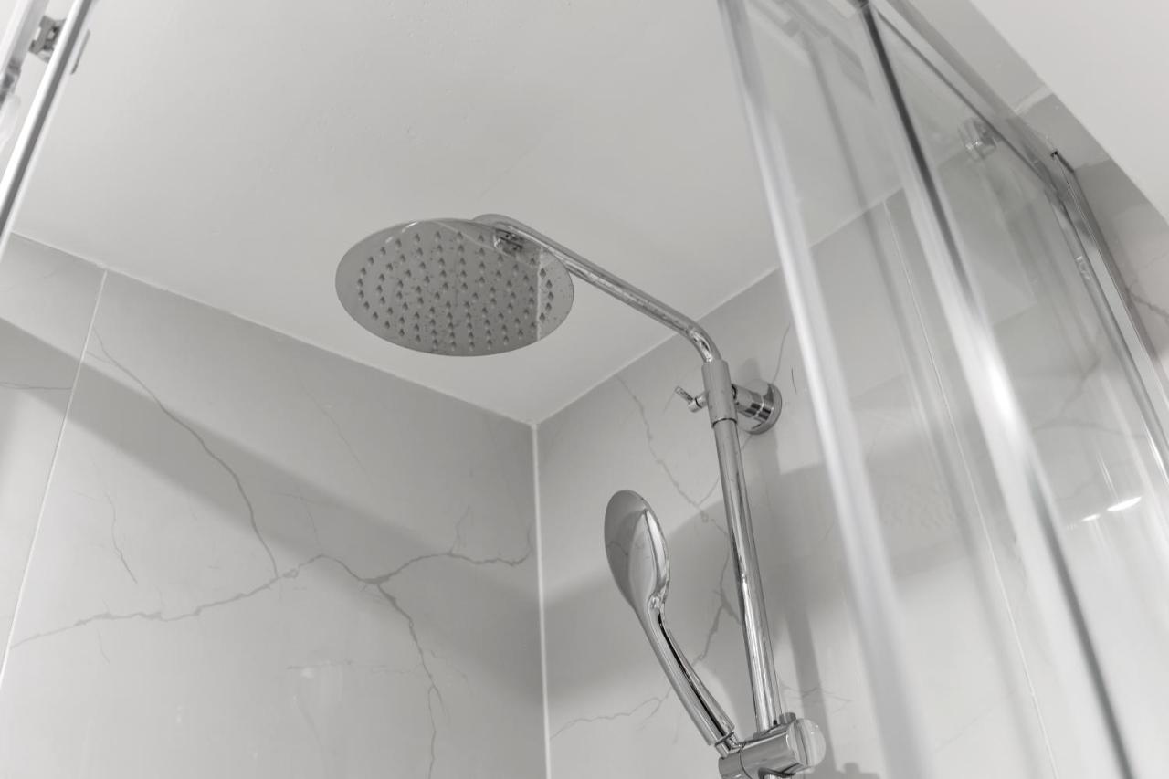 London'S Boutique Studio Екстериор снимка